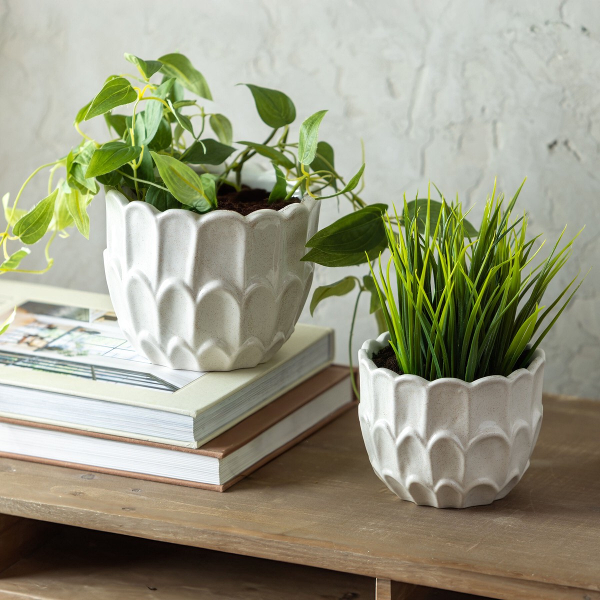 VivaStyle Planters Ceramic Scalloped Planter Nested Set of 2